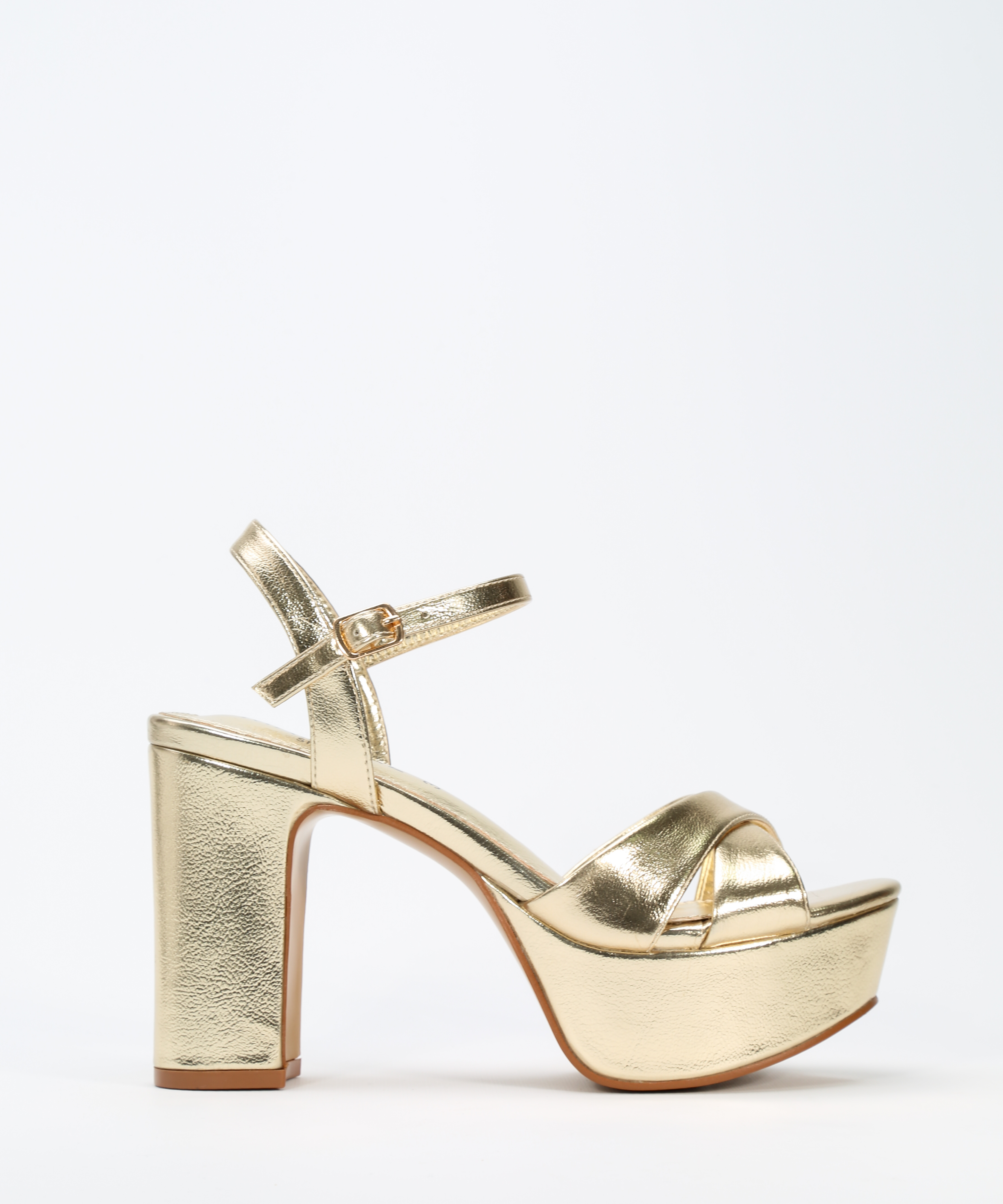 Sand&aacute;lias plataforma douradas image number null